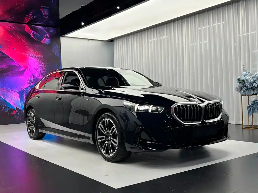BMW 5 Series — фото 4