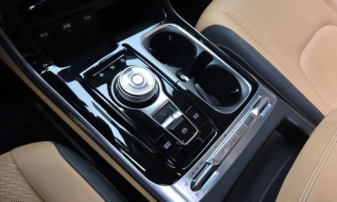 Kia Carnival — фото 10