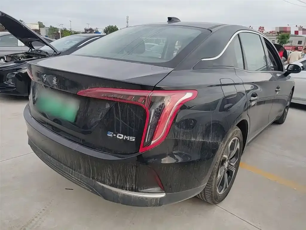 Hongqi E-QM5 — фото 2