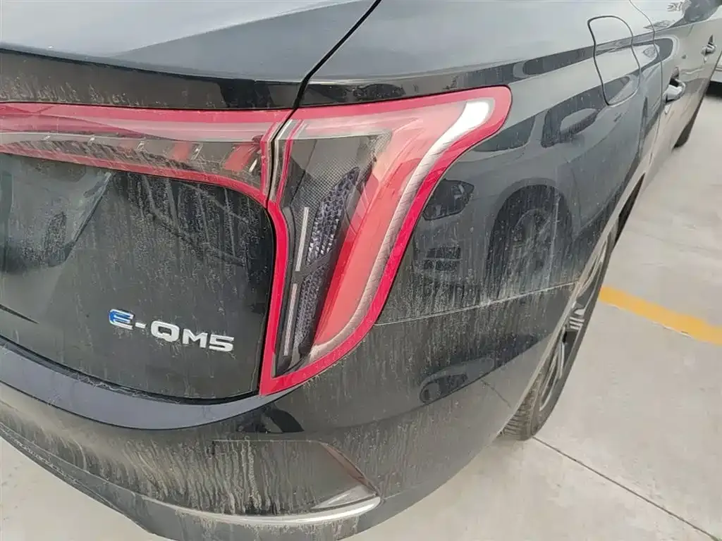 Hongqi E-QM5 — фото 10