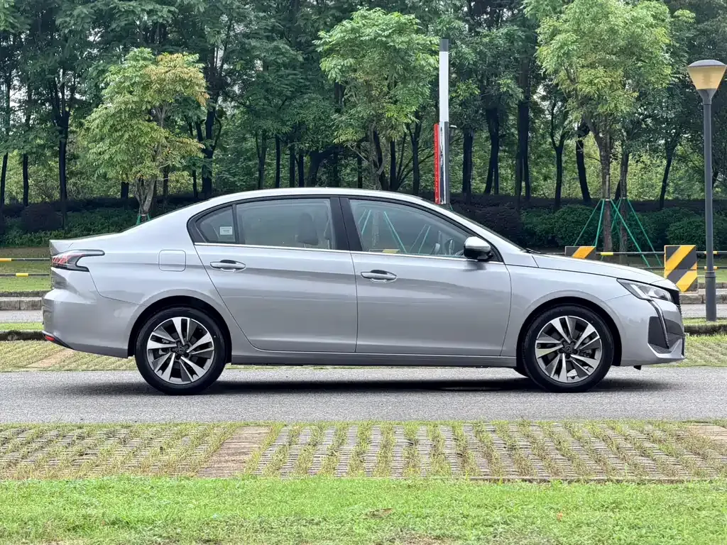 Peugeot 408 2024 из CN, фото 5