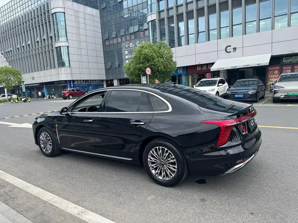 Hongqi H5 — фото 10