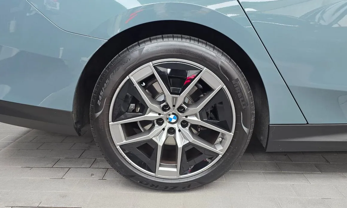 BMW 5-Series 2024 из KR, фото 8