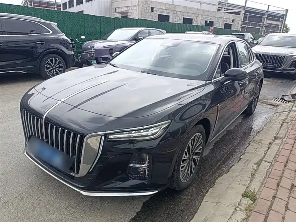 Hongqi H5 — фото 1