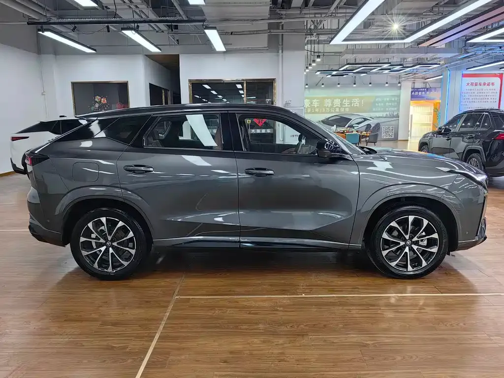 Changan UNI-Z New Energy 2024 из CN, фото 8