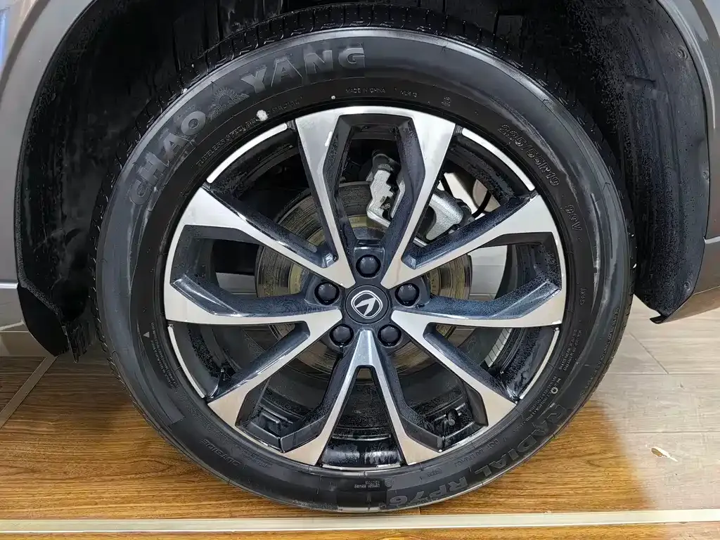 Changan UNI-Z New Energy 2024 из CN, фото 4
