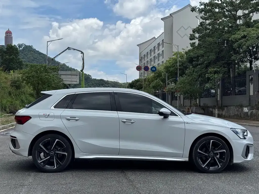 Audi A3 2022 из CN, фото 10