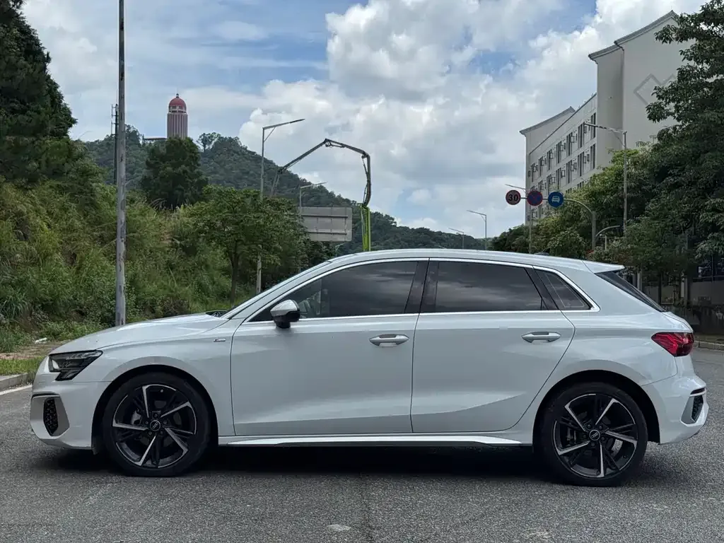 Audi A3 2022 из CN, фото 3