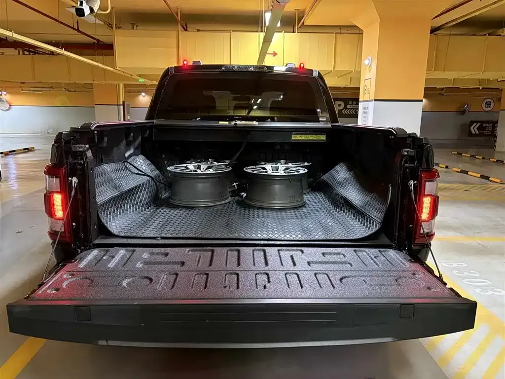Ford F-150 Raptor — фото 9