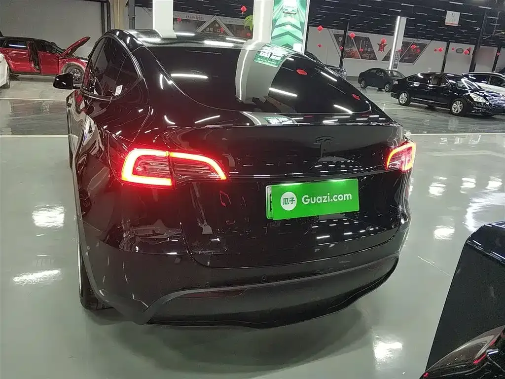Tesla Model Y — фото 4