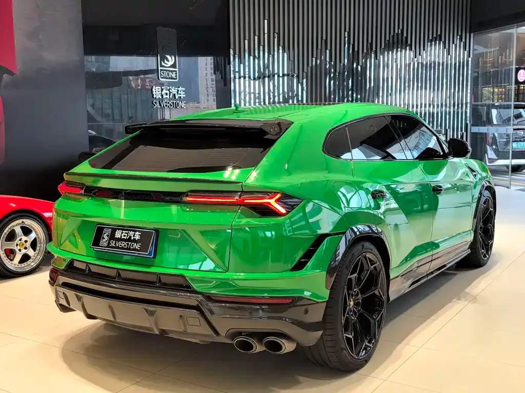 Lamborghini Urus — фото 10