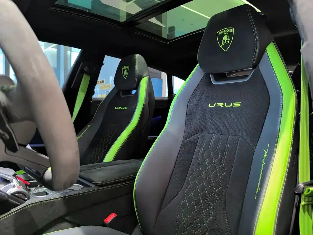 Lamborghini Urus — фото 7