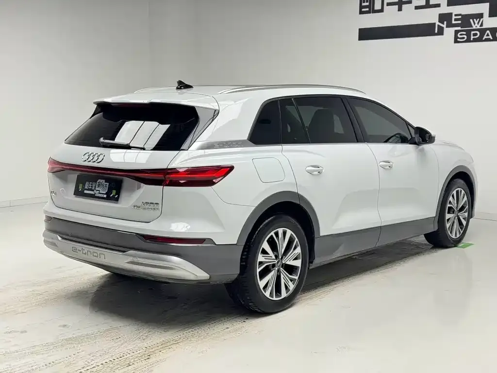 Audi Q5 e-tron 2023 из CN, фото 8