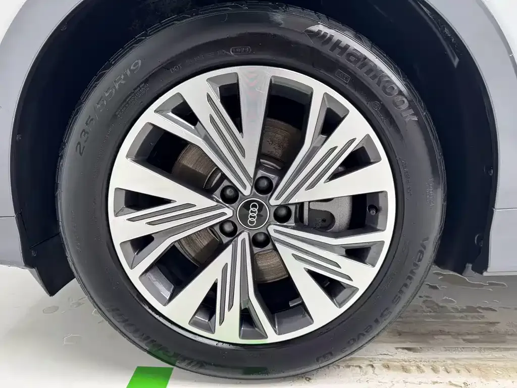 Audi Q5 e-tron 2023 из CN, фото 9