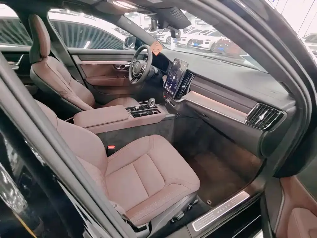 Volvo S90 — фото 10