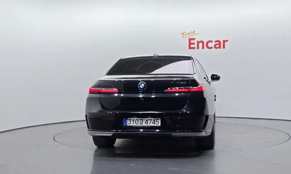 BMW 7-Series 2023 из KR, фото 2