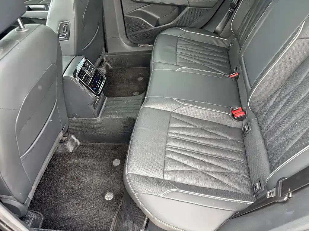 Volkswagen Passat — фото 9