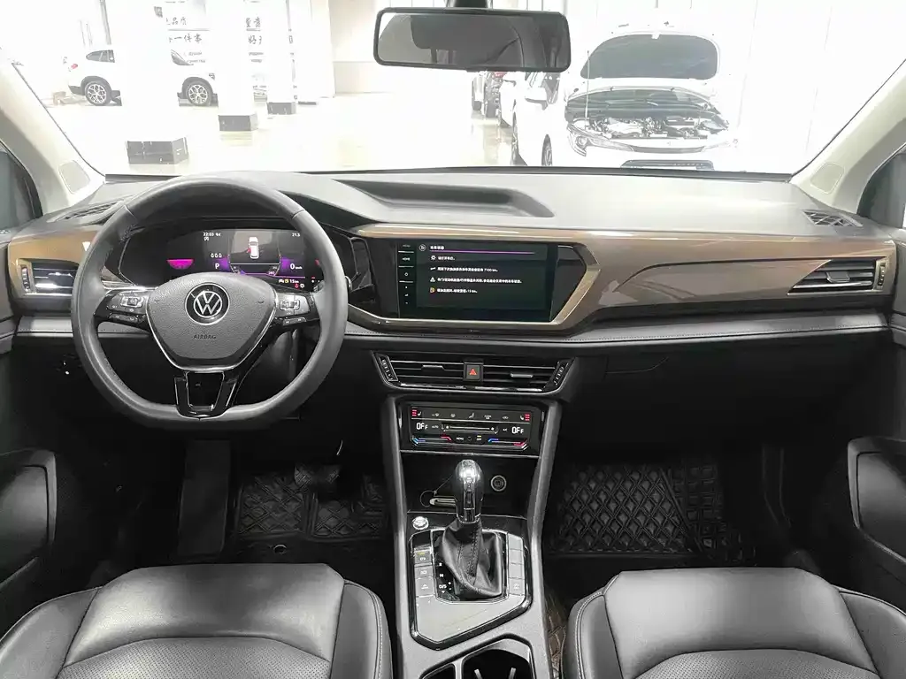 Volkswagen Tharu — фото 3