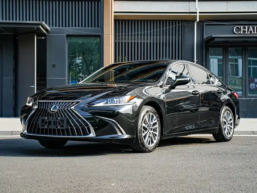 Lexus ES — фото 1