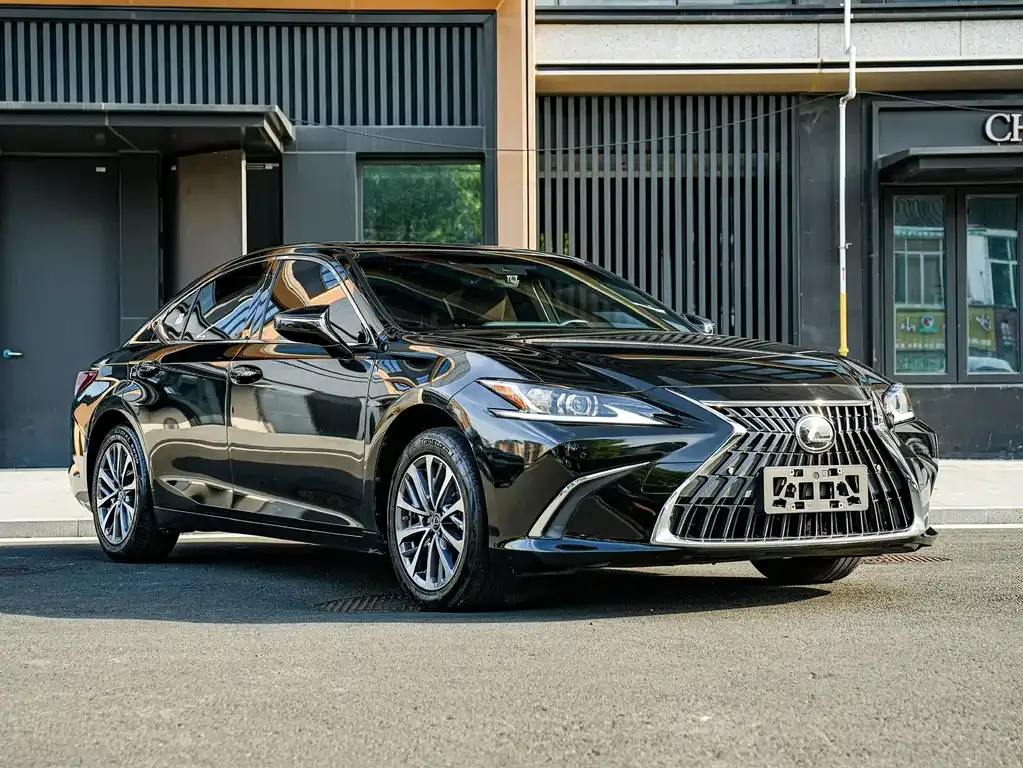Lexus ES — фото 10