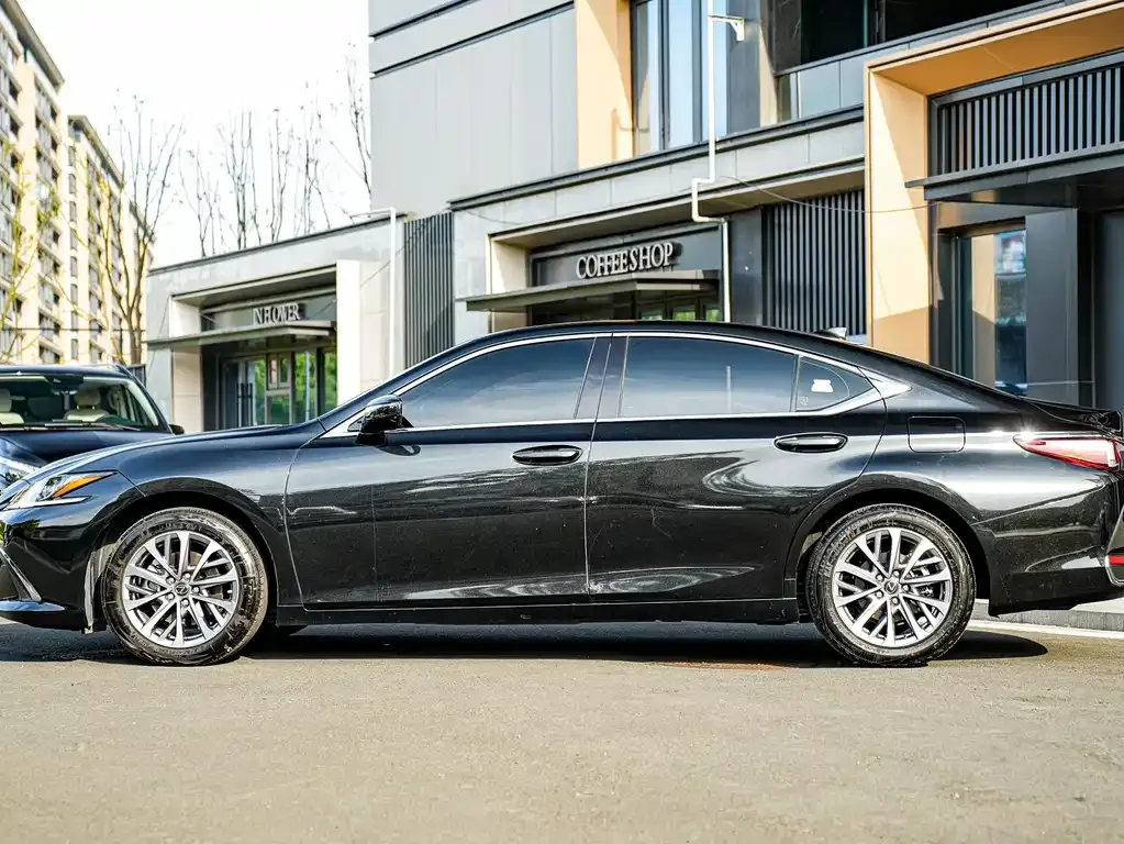 Lexus ES — фото 5