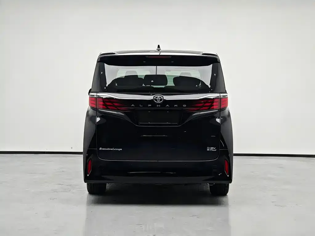Toyota Alphard — фото 3