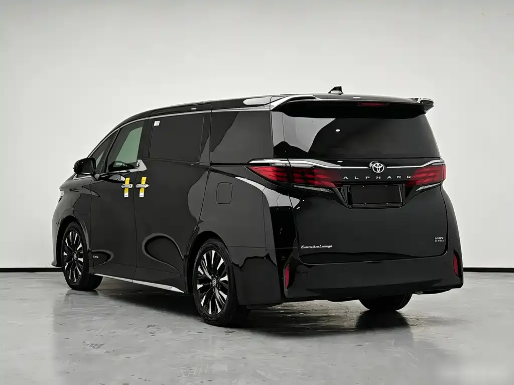 Toyota Alphard — фото 8