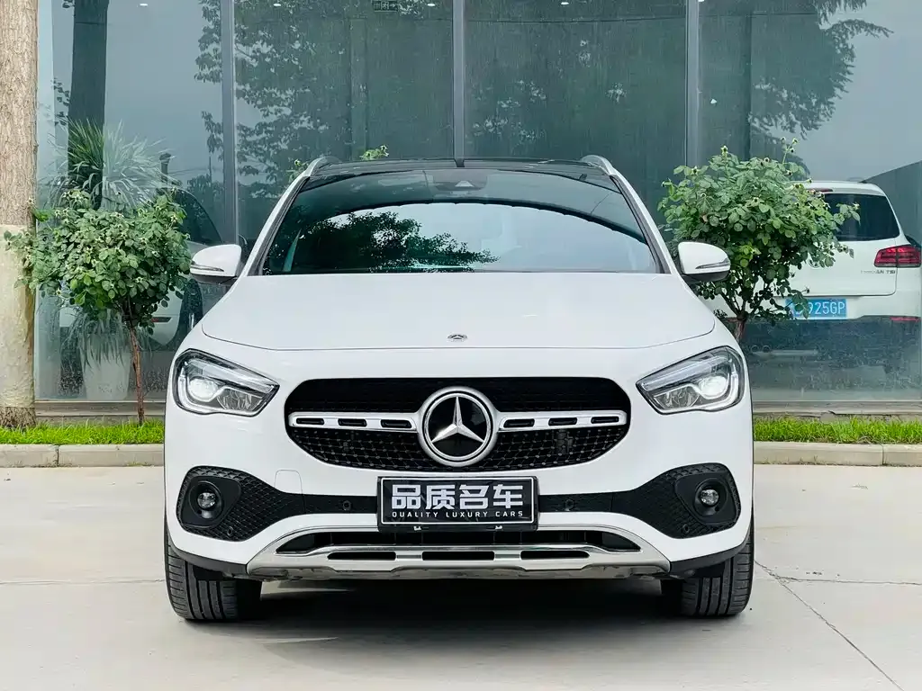 Mercedes-Benz GLA — фото 1