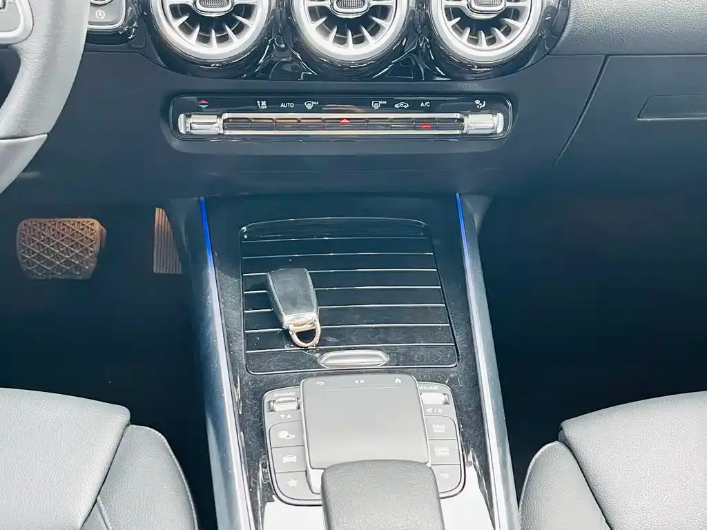 Mercedes-Benz GLA — фото 3