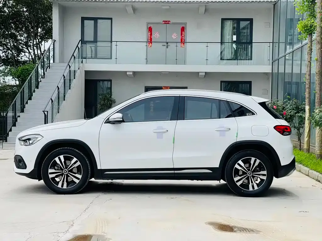 Mercedes-Benz GLA — фото 10