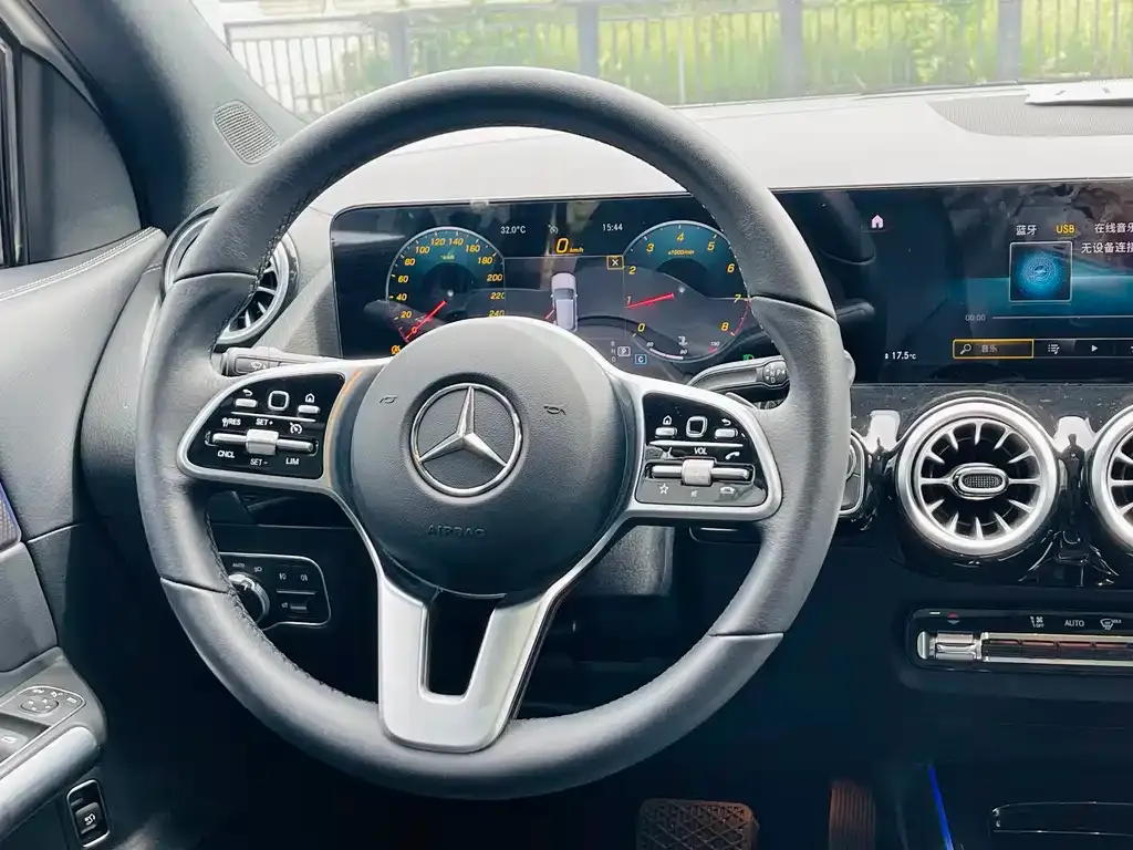 Mercedes-Benz GLA — фото 4