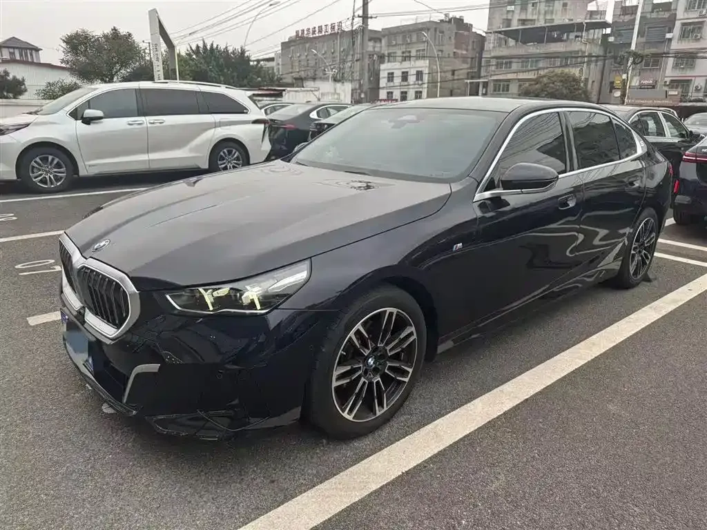 BMW 5 Series 2025 из CN, фото 1