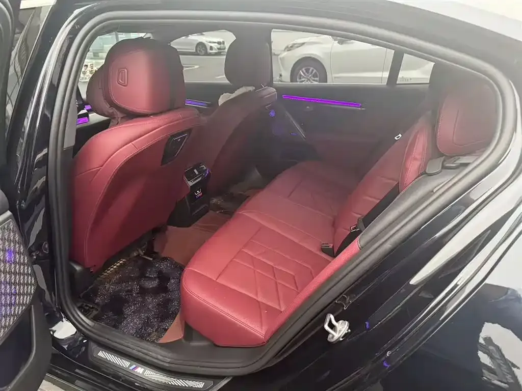 BMW 5 Series 2025 из CN, фото 5