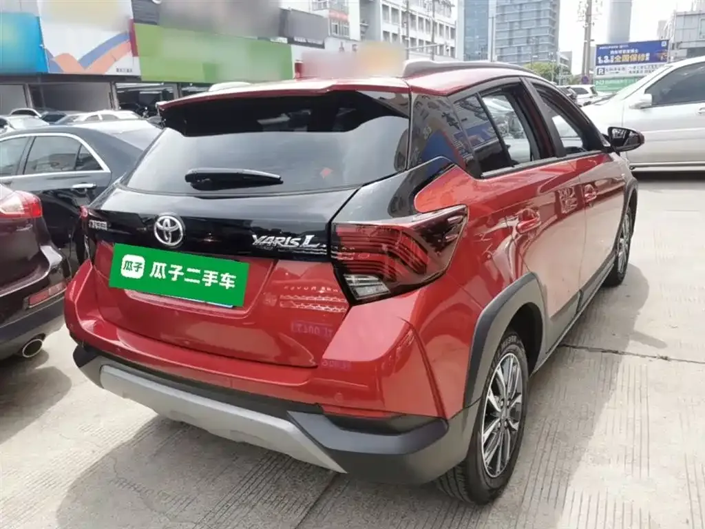 Toyota Yaris L — фото 5