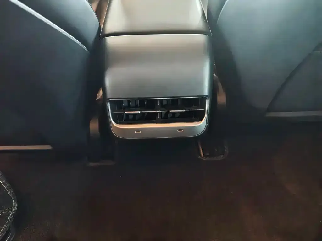 Tesla Model 3 — фото 6