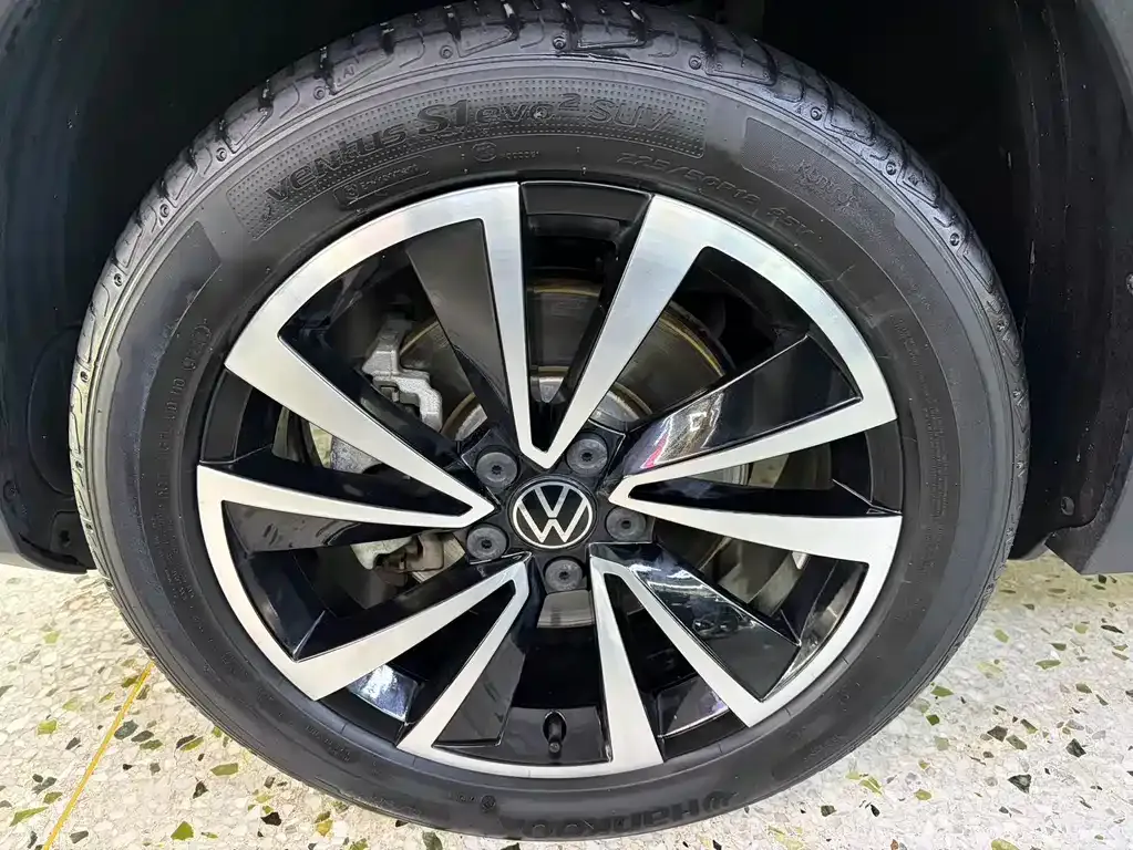 Volkswagen Tharu — фото 2