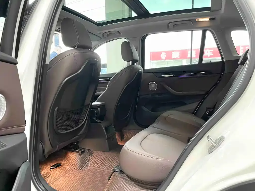 BMW X1 2021 из CN, фото 4