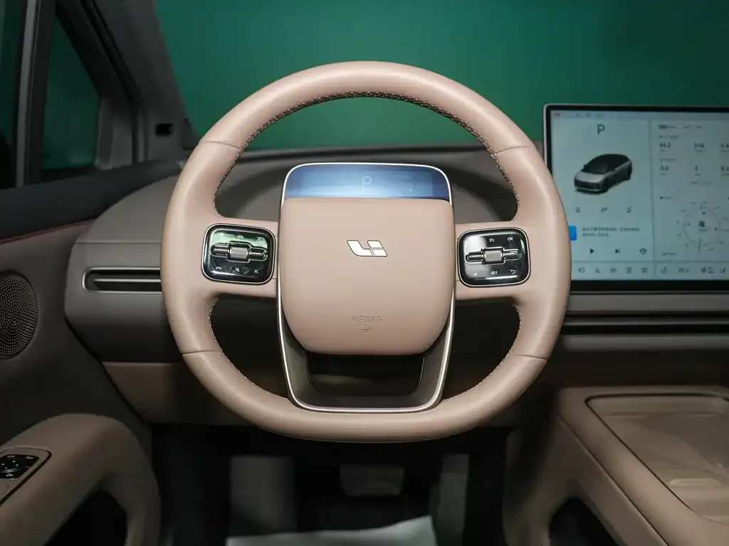 Li Auto i6 — фото 4