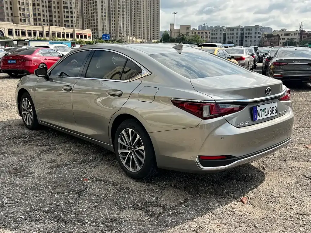 Lexus ES — фото 3