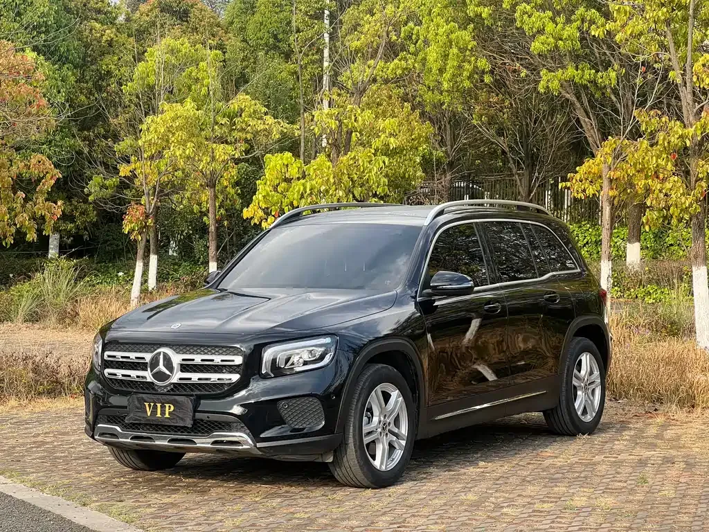 Mercedes-Benz GLB — фото 1