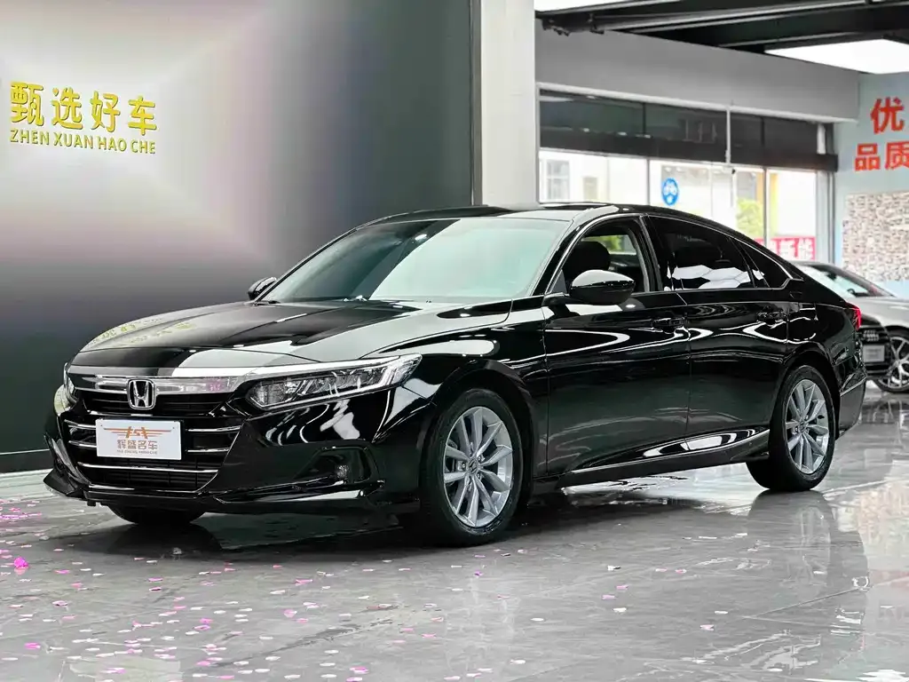 Honda Accord — фото 1