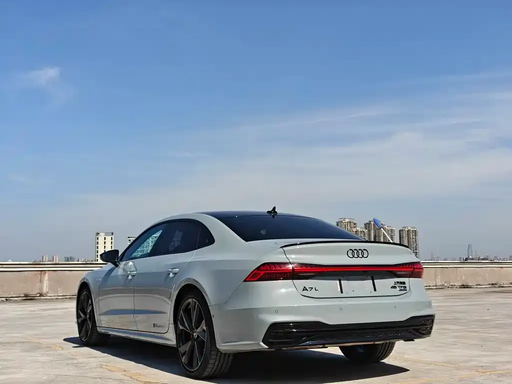 Audi A7L — фото 2