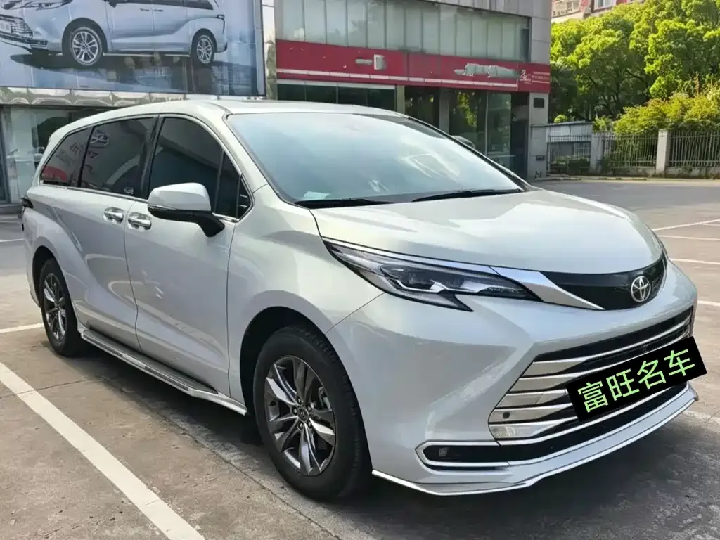 Toyota Sienna — фото 4