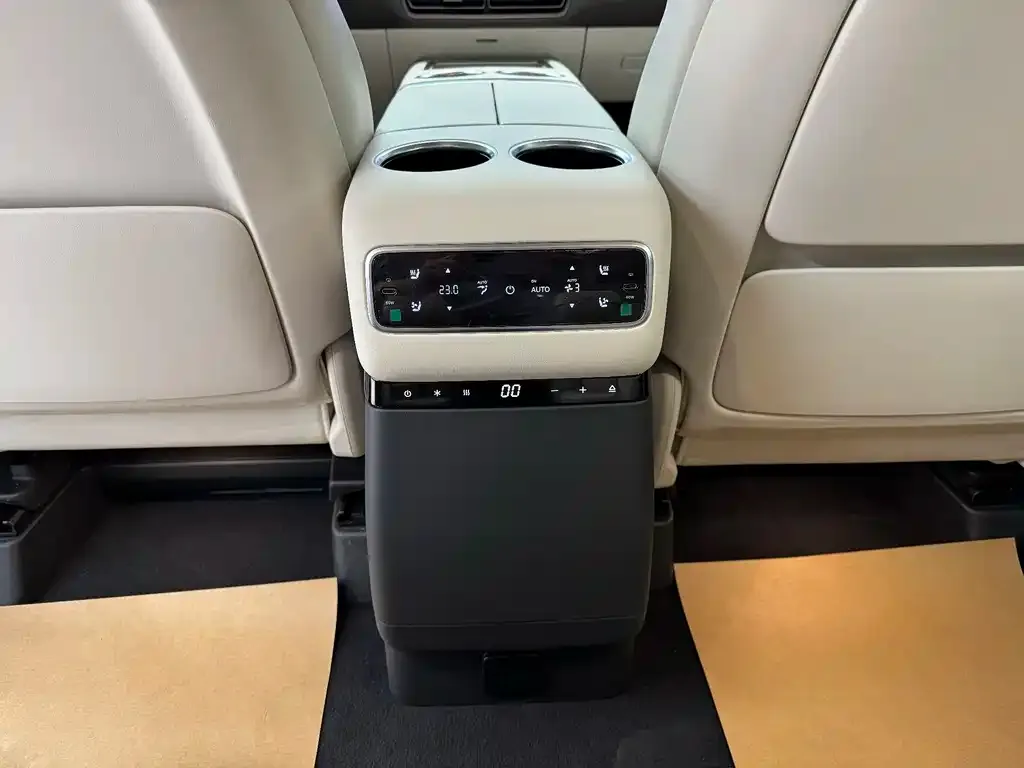 Li Auto MEGA 2024 из CN, фото 4