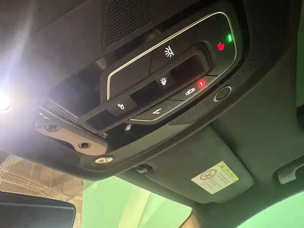 Audi A4L 2024 из CN, фото 2