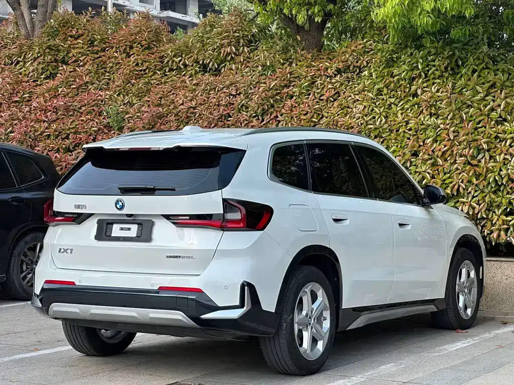 BMW iX1 2024 из CN, фото 6
