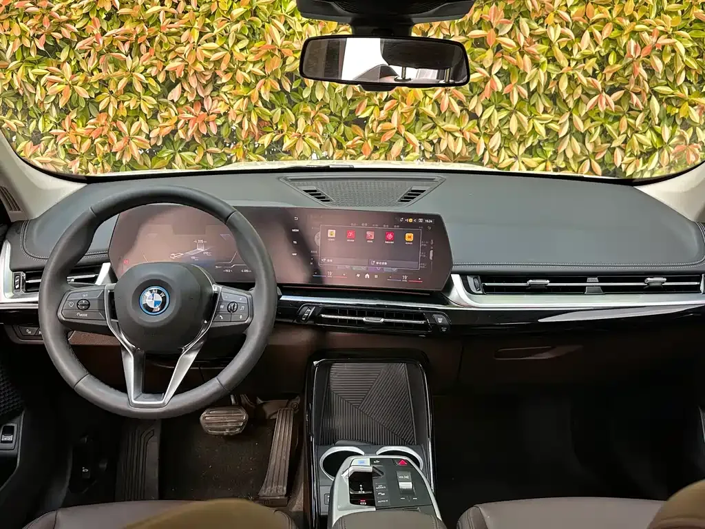 BMW iX1 2024 из CN, фото 7