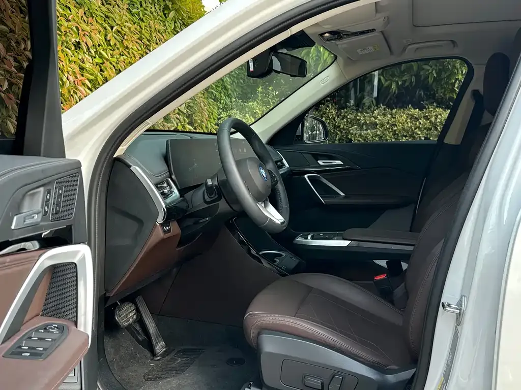 BMW iX1 2024 из CN, фото 5
