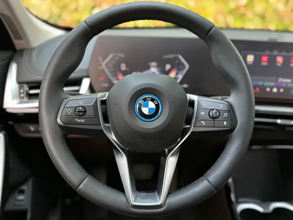 BMW iX1 2024 из CN, фото 3