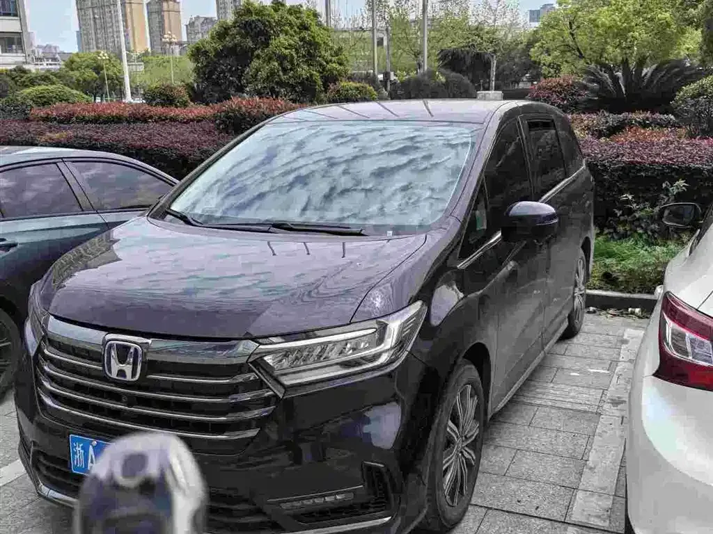 Honda Odyssey — фото 1